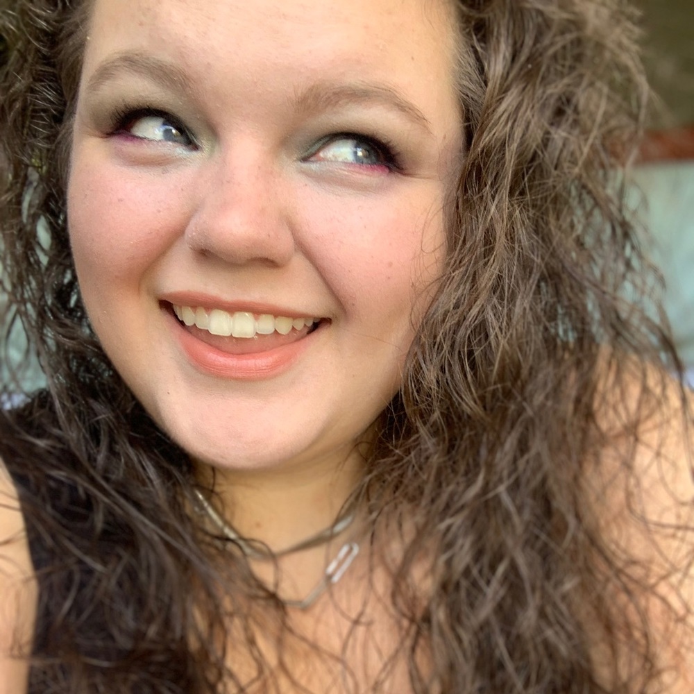 Meet your Posher, Hannah